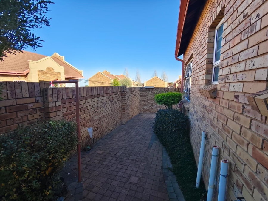 3 Bedroom Property for Sale in Langenhovenpark Free State